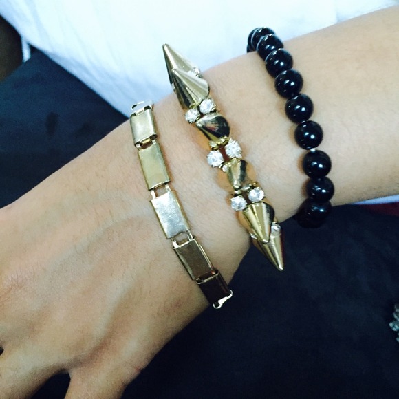 Chain Linked Bracelets - Picture 2 of 4