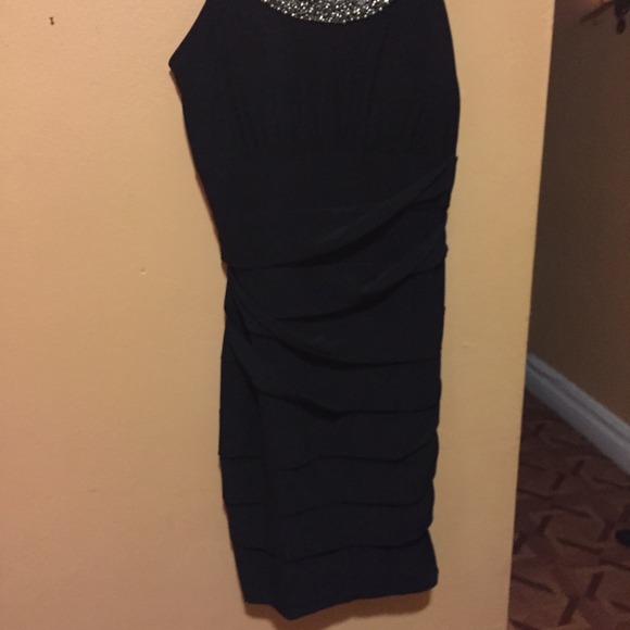 Dress - Picture 2 of 3