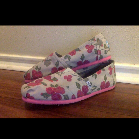 🎁Floral Print TOMS🎁