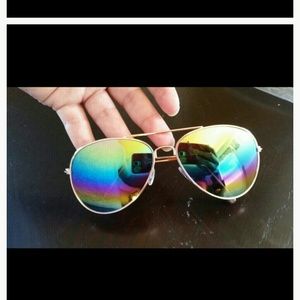 Aviator mirror sunglasses.  Multy color