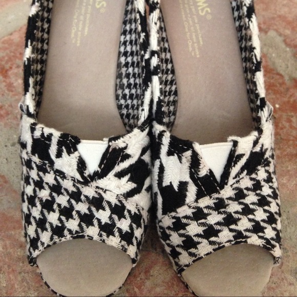 ❌SOLD❌ TOMS WEDGES 🌸