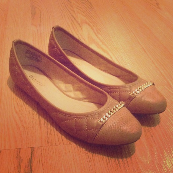 Tan Quilted Flats w Gold Chain Detail