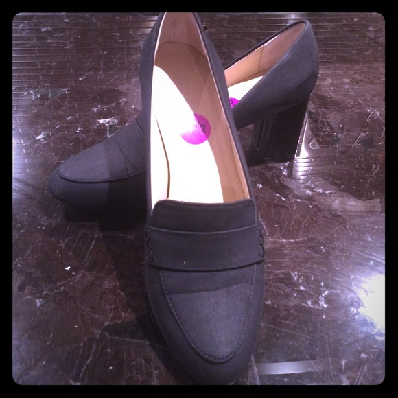 Calvin Klein Pumps - worn once!