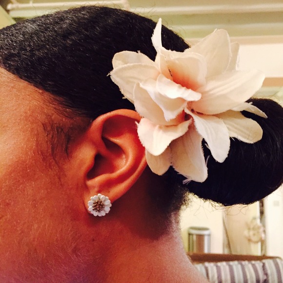 🌸Clip on Flower🌸