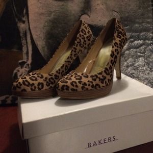 Sexy leopard faux fur heels