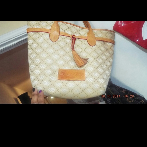 Dooney & bourke purse