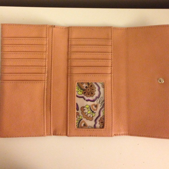 Guess wallet 😍 - Picture 2 of 3