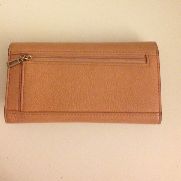 Guess wallet 😍 - Picture 3 of 3