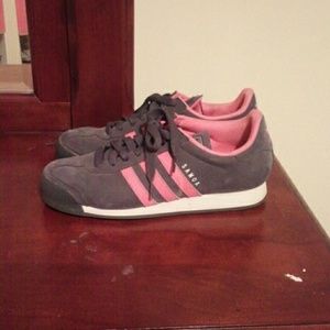 Adidas Samoa Size 9.5