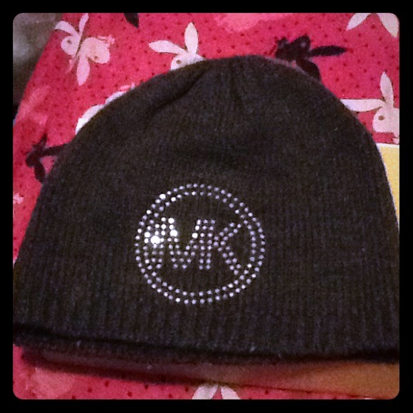 Authentic MICHAEL KORS winter hat NWT traded