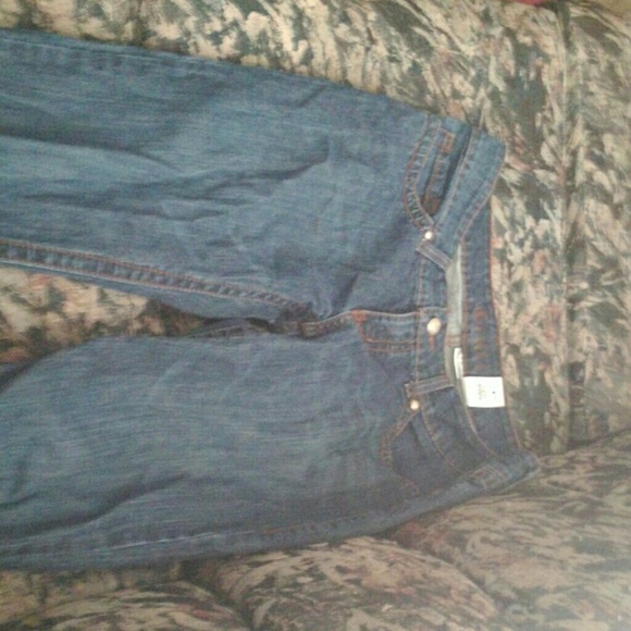 Cute Jean only been Warren twice - Picture 3 of 4