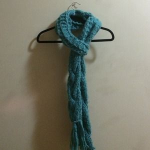 Thick Teal Knit Scarf!
