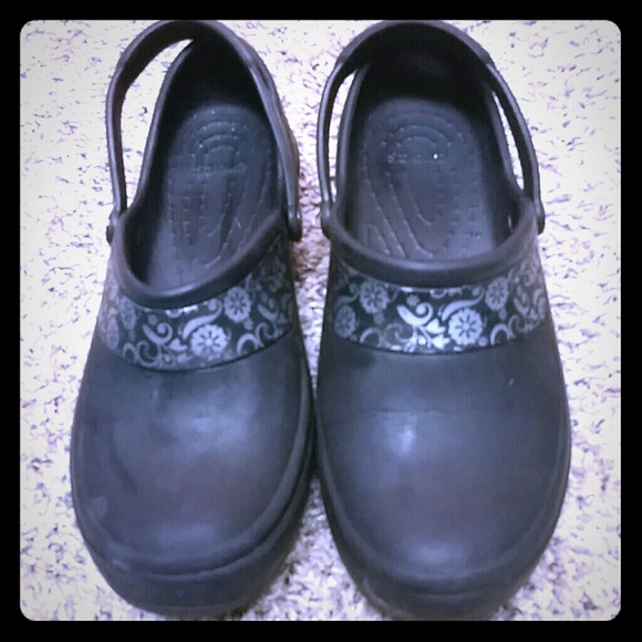 Black crocs