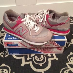 New Balance pink and gray 574