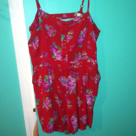Floral romper!!