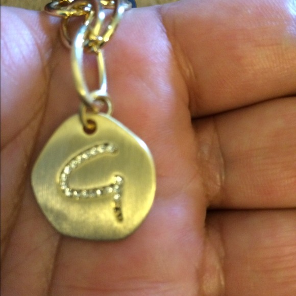 NWT  gold bracelet with letter G - Picture 4 of 4