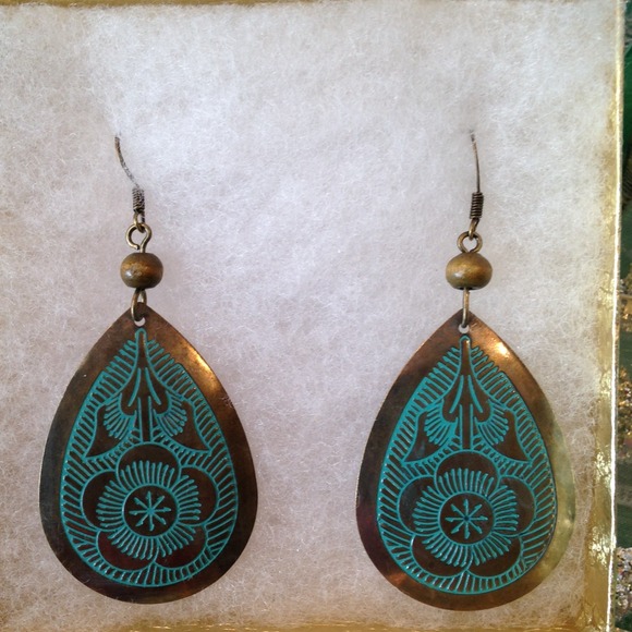 Designs by V Jewelry - 🎉🎉HP Bold & Beautiful BoHo Earrings!! 🎉🎉
