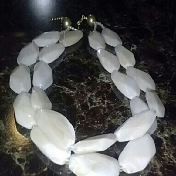 Large stoned necklace