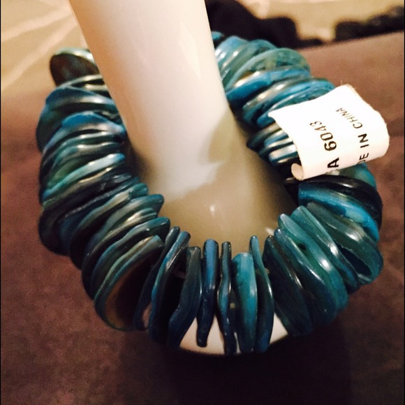 Multi-Colored Shell Bracelets - Picture 3 of 3