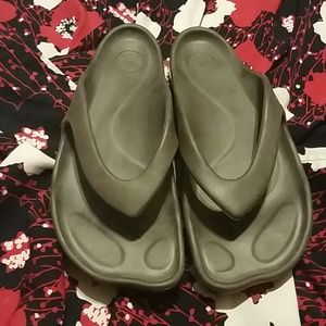 Crocks sandal&bag bundle