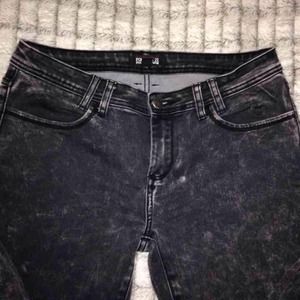 Forever 21 Black Acid wash Denim 👀