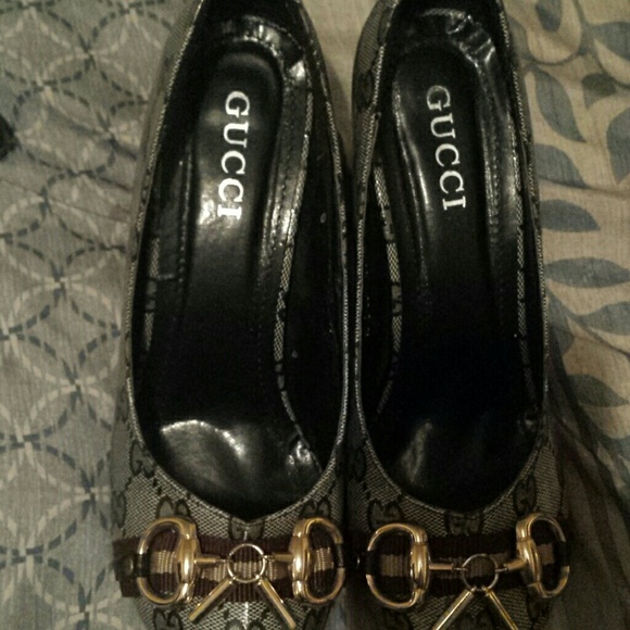 Gucci pumps