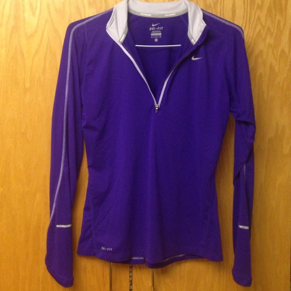 🔴SOLD🔴Purple Nike top