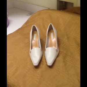 Unisa Beige n Marsala colored stitched pumps