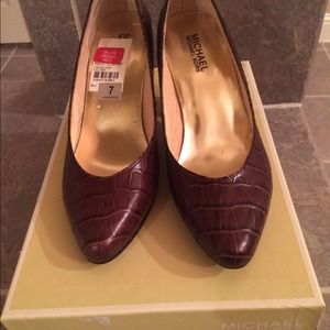 Brand New With Tags-Authentic Michael Kors