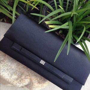 ❌SOLD❌ Beautiful clutch 💙