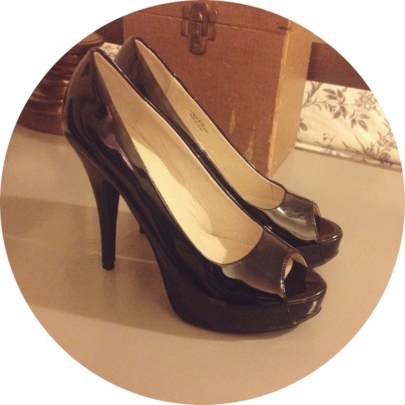 Peep-Toe Pumps