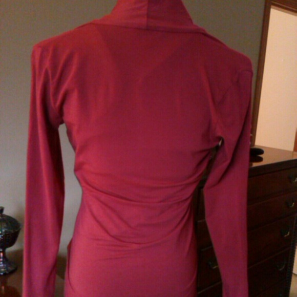 Sold in bundle- Cabi Crossover T - Picture 2 of 3