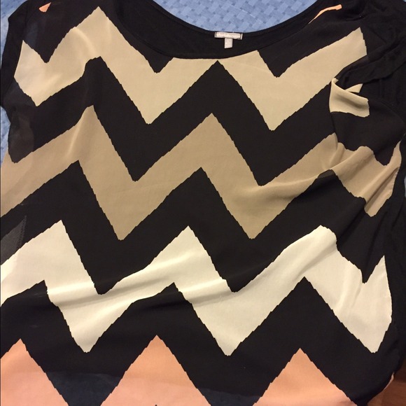 Flowy short sleeve shirt!