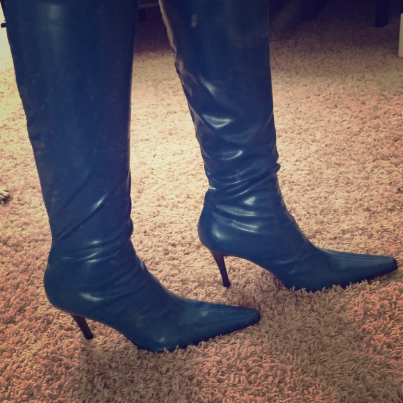 💙Blue Faux Leather Pointy Toe Boots!💙