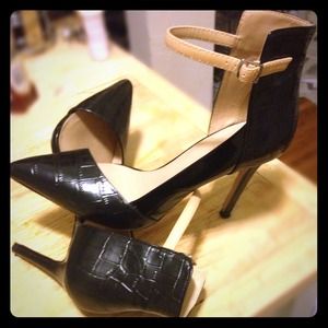 Croc leather high-heeled sandal