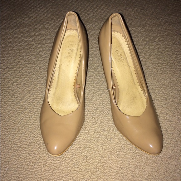 Pointed toe tan heels
