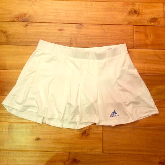 BRAND NEW white Adidas tennis/athletic skirt!