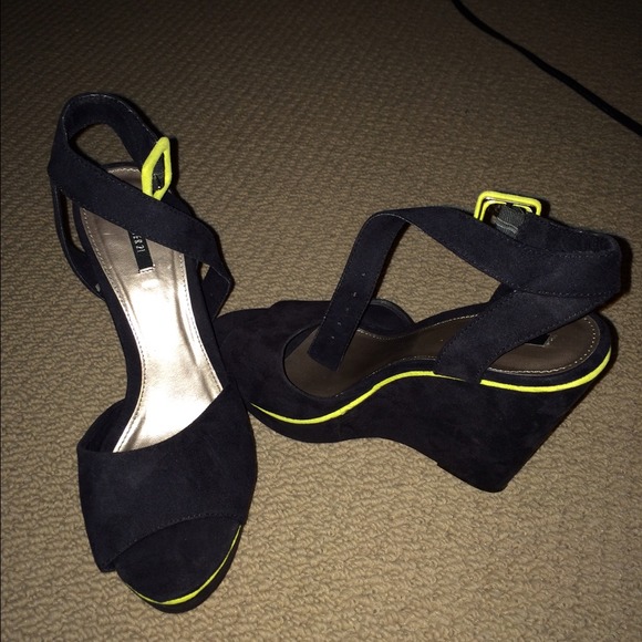 Black and neon yellow suede wedges