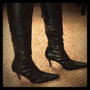 ‼️GREAT PRICE‼️Black Faux Leather Boots