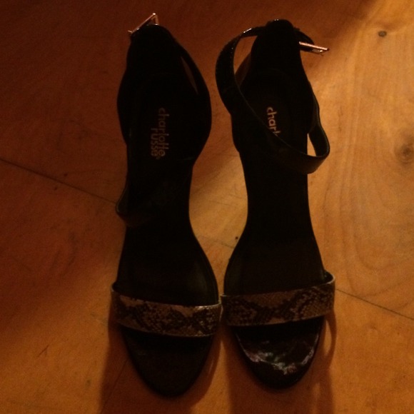 BRAND BEW HEELS! ❤️ - Picture 2 of 4