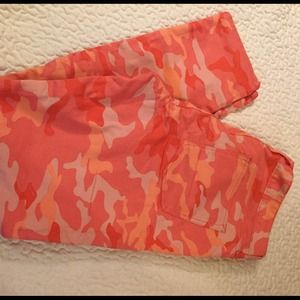 GAP pink camo jeans. NWT.