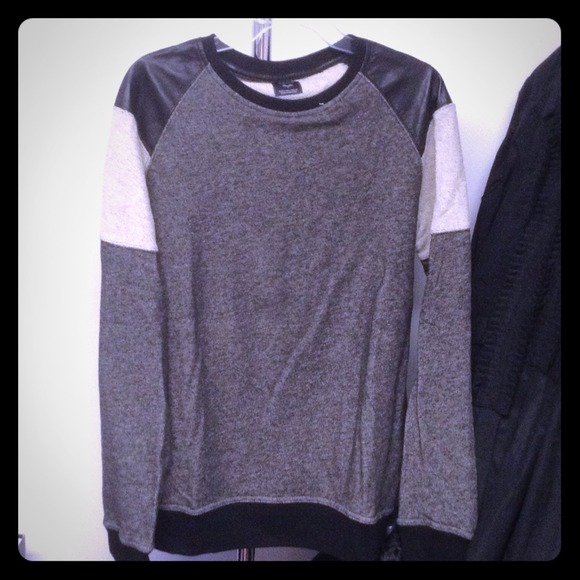 Men's terry cloth sweater w/ faux leather shoulder