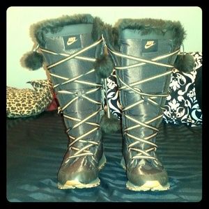 Nike winter boots