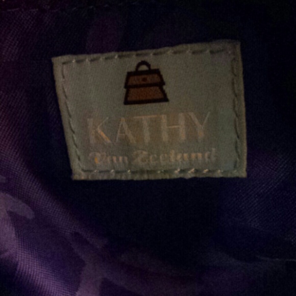 Purse - Picture 2 of 3