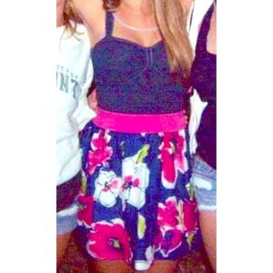 Hollister floral dress🌸🌺