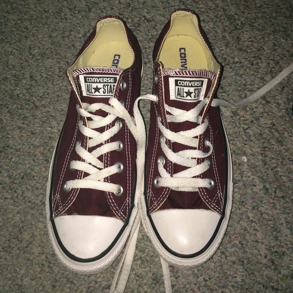 NWOT Burgandy Chuck Taylor Converse
