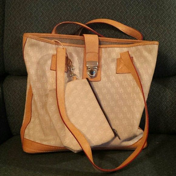 Dooney & Bourke