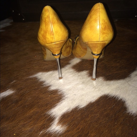 Mieko Mellucci jeweled pump - Picture 3 of 3