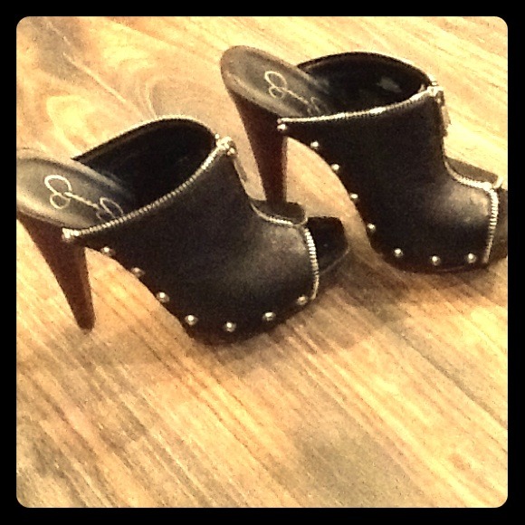 Jessica Simpson zipper platform