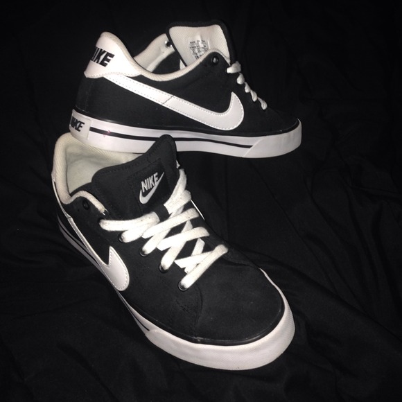 Nike shoes! Worn once. Very clean!!!! Great deal.